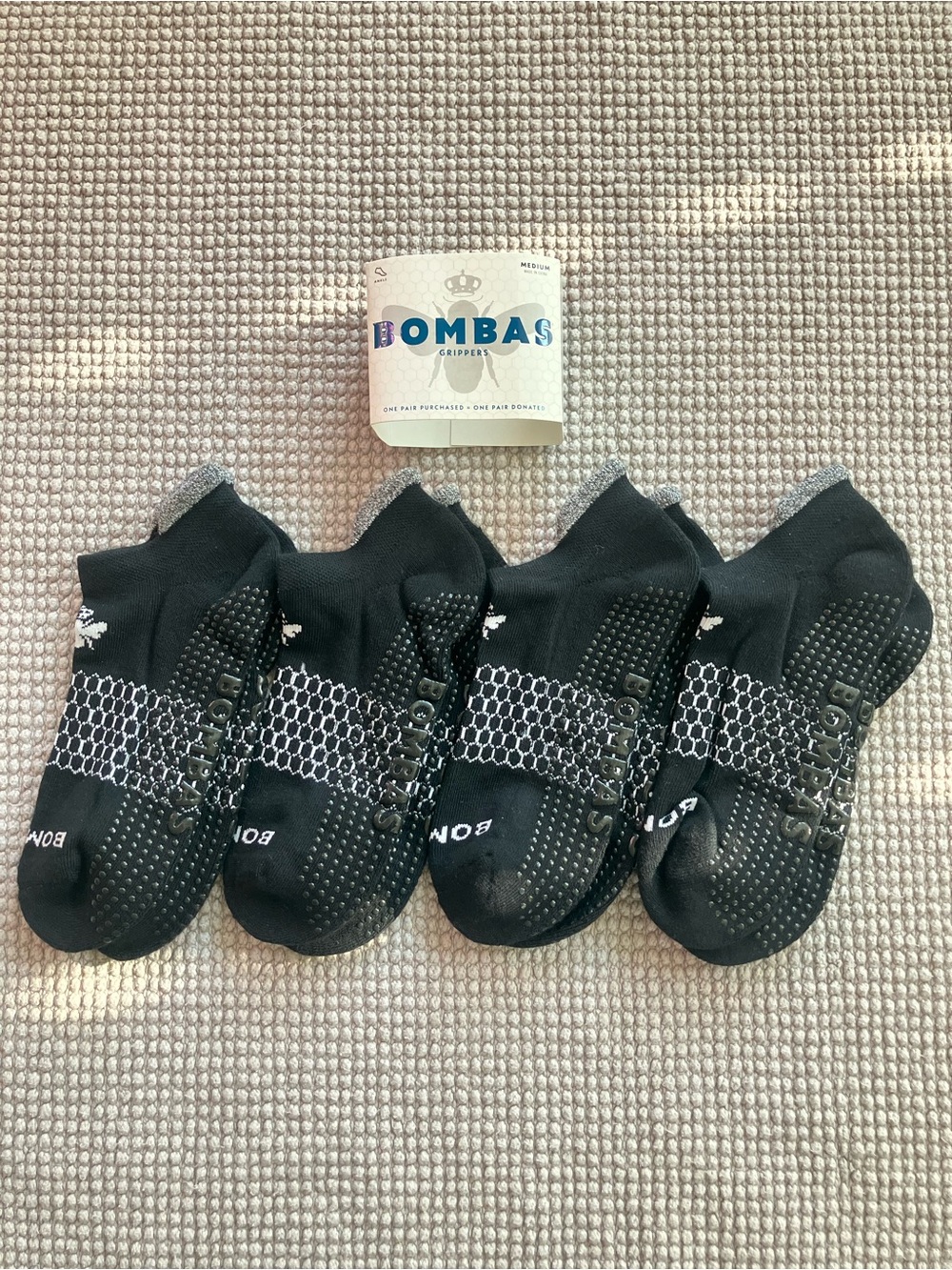 Bombas Gripper Ankle Sock (M) 4-Pack NWT - Black w Grey Ankle Back Hem